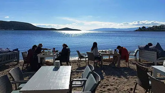 Bodrum'da güneşi gören sahile koştu
