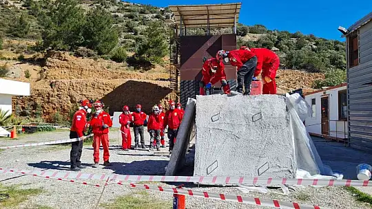 Bodrum'da ileri seviye enkazda arama ve kurtarma eğitimi