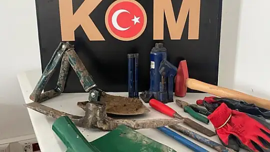 BODRUM'DA KAÇAK KAZIYA BASKIN: 2 GÖZALTI