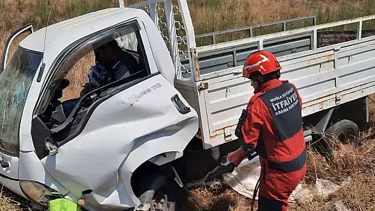 Bodrum'da kamyonet tarlaya uçtu: 2 yaralı
