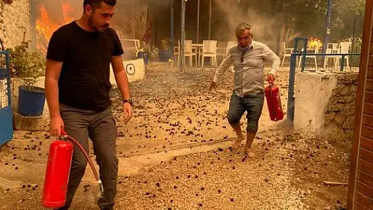 Bodrum'da korkulan oldu, alevler evlere sıçradı