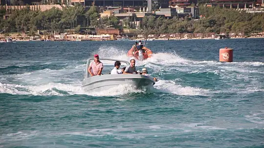 Bodrum'da orman yangınında otellerden 3 bin kişi tahliye edildi