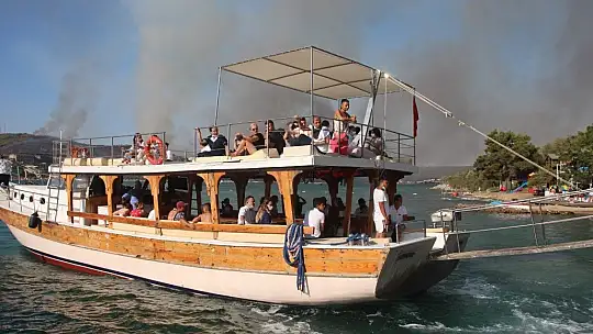 Bodrum'da orman yangınında otellerden 3 bin kişi tahliye edildi