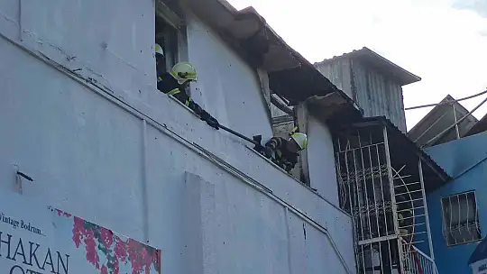 BODRUM'DA OTEL ALEVLERE TESLİM OLDU