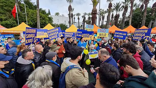 Bodrum'da Rusya'nın saldırısı protesto edildi