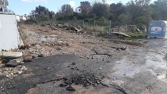Bodrum'da sağanak yağmur sonrası temizlik çalışması başlatıldı