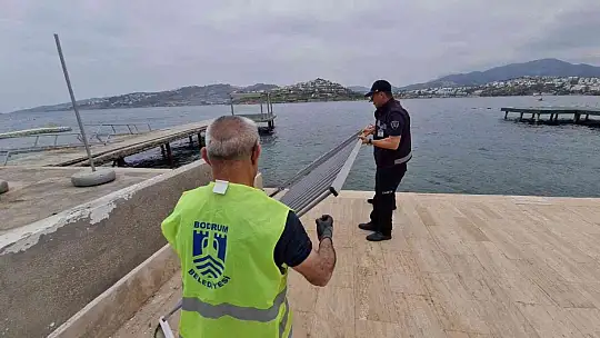 Bodrum'da sahili parmaklıklarla kapattılar