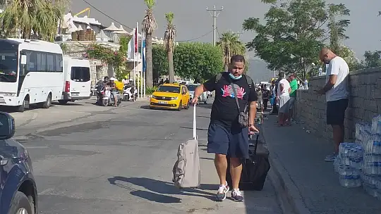 Bodrum'da yangınlar büyüyor, bazı ev ve oteller tahliye ediliyor