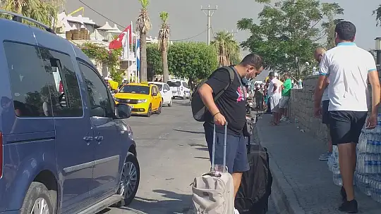 Bodrum'da yangınlar büyüyor, bazı ev ve oteller tahliye ediliyor