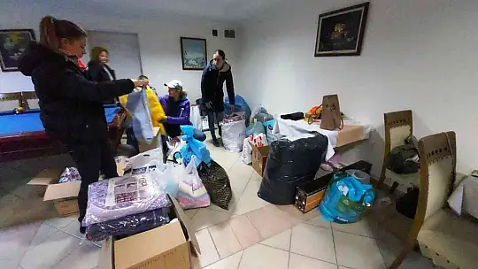 Bodrum'da yaşayan Ukraynalılar seferber oldu yardım yağıyor