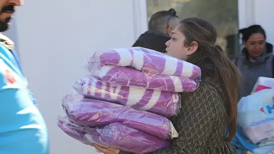 BODRUM'DAN DEPREM BÖLGESİNE 52 ARAÇ SEVK EDİLDİ