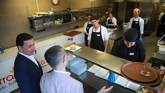 Bodrum ilçe protokolü halkla bayramlaştı