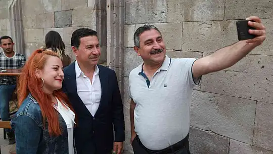 Bodrum ilçe protokolü halkla bayramlaştı