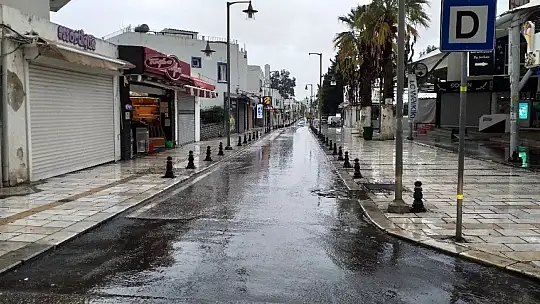 Bodrum sahilleri bomboş kaldı