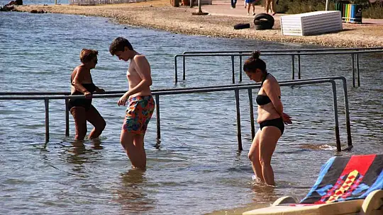 Bodrum sahilleri doldu taştı