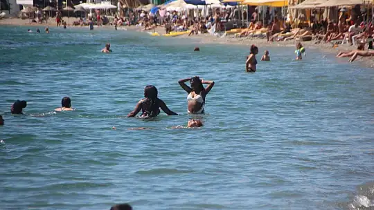 Bodrum sahillerinde hafta sonu yoğunluğu