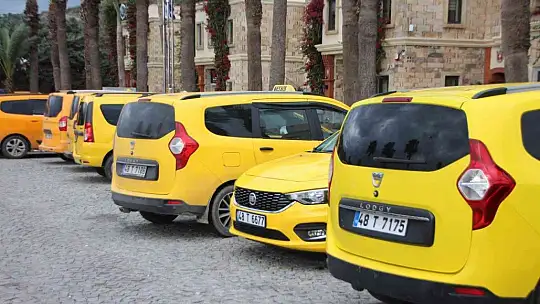 Bodrum Şoförler Odası önünde taksi yoğunluğu