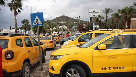 Bodrum Şoförler Odası önünde taksi yoğunluğu