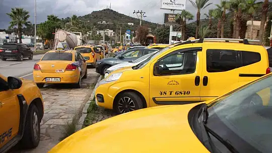 Bodrum Şoförler Odası önünde taksi yoğunluğu