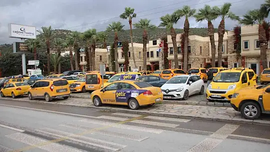 Bodrum Şoförler Odası önünde taksi yoğunluğu