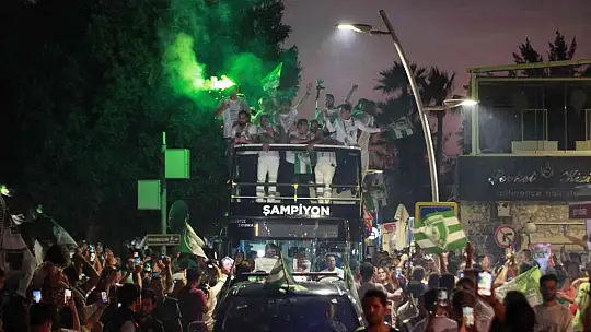 Bodrum sokakları yeşil-beyaz oldu