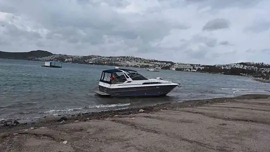 Bodrum'u fırtına vurdu, milyon dolarlık tekneler denize gömüldü, bazı tekneler karaya oturdu