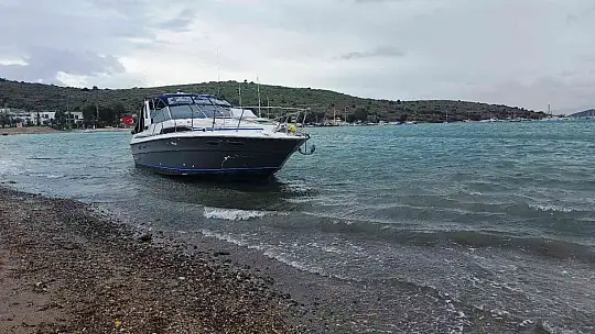 Bodrum'u fırtına vurdu, milyon dolarlık tekneler denize gömüldü, bazı tekneler karaya oturdu