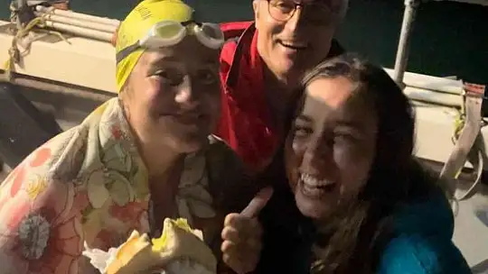 Bodrumlu Aysu, Manş Denizi'ni geçen en genç Türk yüzücü oldu