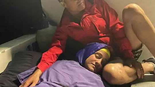 Bodrumlu Aysu, Manş Denizi'ni geçen en genç Türk yüzücü oldu