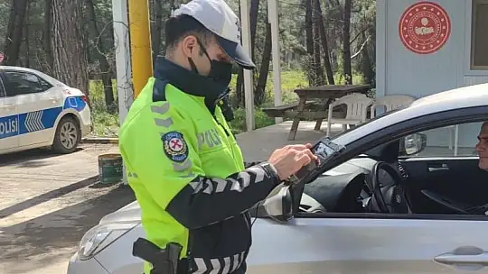 Bölge trafik ekipleri 1 saatte 30 bin lira radar cezası kesti