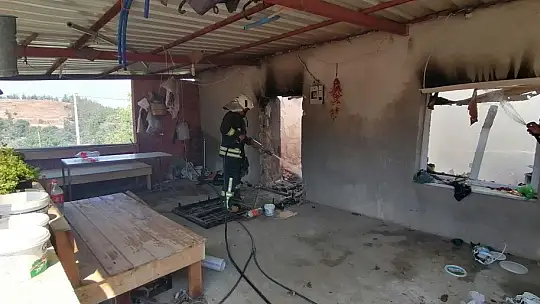 Bozdoğan'da ev yangınına Muğla itfaiyesi müdahale etti