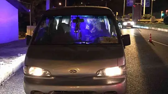 Brandanın altına saklanmış 4 düzensiz göçmen yakalandı