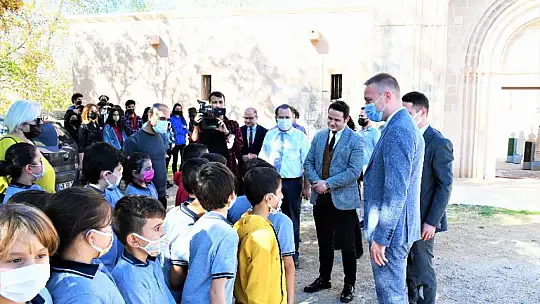 Tarih Hazinesi Beçin Kalesi'nde Öğrenciler Kazı Yaptı