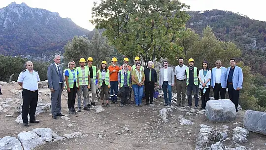 Vali Orhan Tavlı, Amos Antik Kentinde İncelemelerde Bulundu