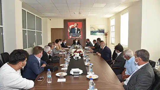 Vali Orhan Tavlı Menteşe İlçesinde muhtarlarla bir araya geldi