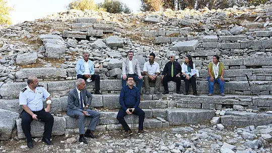 Vali Orhan Tavlı, Amos Antik Kentinde İncelemelerde Bulundu