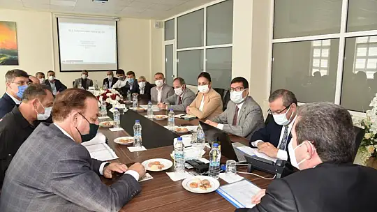 Vali Orhan Tavlı Menteşe İlçesinde muhtarlarla bir araya geldi