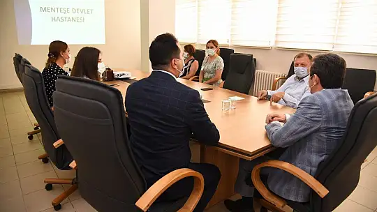 Vali Orhan Tavlı, Menteşe Devlet Hastanesi ile Muğla Sıtkı Koçman Üniversitesi Eğitim ve Araştırma Hastanesinde İncelemelerde Bulundu