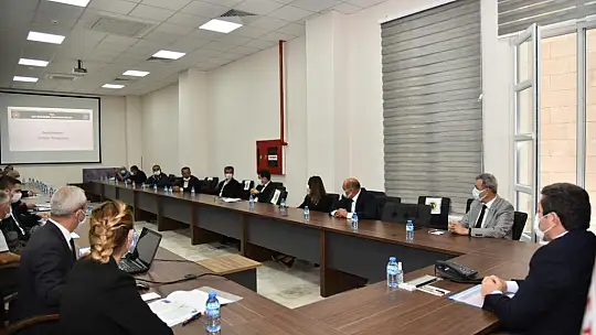 Vali Tavlı, Seydikemer'de Muhtarlarla bir arada