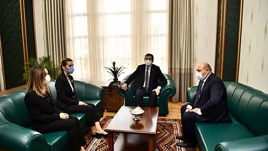 Vali Tavlı, Seydikemer'de Muhtarlarla bir arada