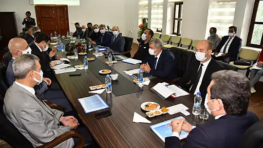 Vali Orhan Tavlı, Köyceğiz'de Yangından Etkilenen Mahallelerin Muhtarlarıyla Bir Araya Geldi