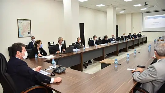 Vali Tavlı, Seydikemer'de Muhtarlarla bir arada