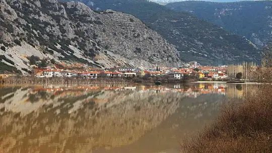 Burası ne deniz, ne göl, tütün tarlası