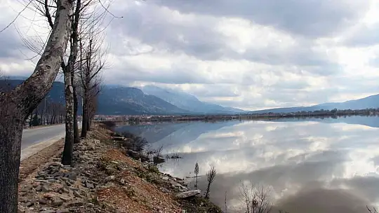 Burası ne deniz, ne göl, tütün tarlası