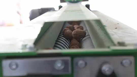 Büyükşehir'den Üreticiye makina desteği