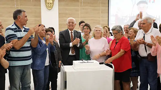 Yaşlı Çınarlar Doyasıya Eğlendi