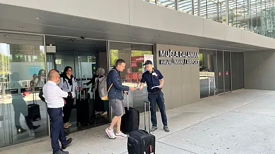 Turizm Merkezlerinde Türkçe ve İngilizce Broşür Dağıtıldı