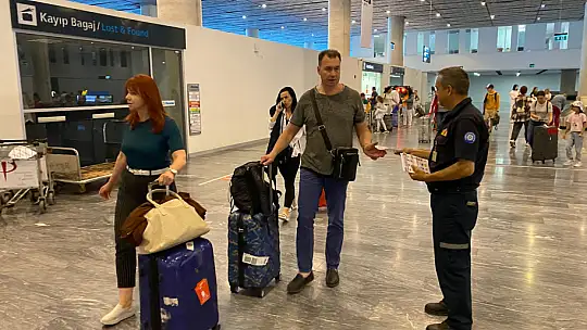 Turizm Merkezlerinde Türkçe ve İngilizce Broşür Dağıtıldı