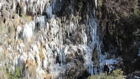 Buz tutan kanyonun görsel şöleni büyüledi