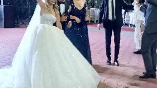 GENÇ ÇİFTİN MUTLU GÜNÜ